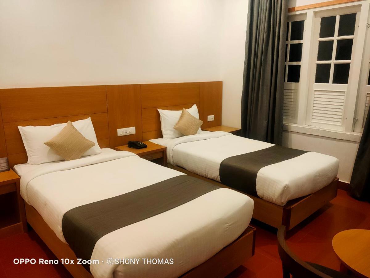Agincourt Kuttikkanam Hotell Pīrmed Exteriör bild