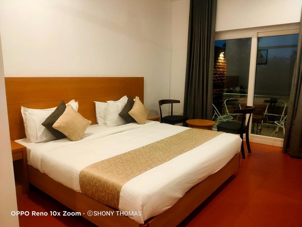 Agincourt Kuttikkanam Hotell Pīrmed Exteriör bild