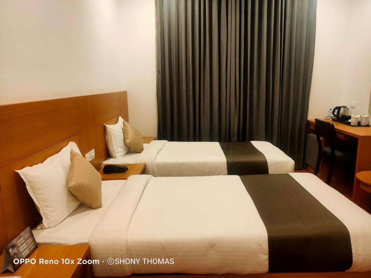 Agincourt Kuttikkanam Hotell Pīrmed Exteriör bild